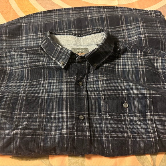 3/$10 Legacy Copper & Oak Navy Blue Plaid Button Down - Picture 4 of 6